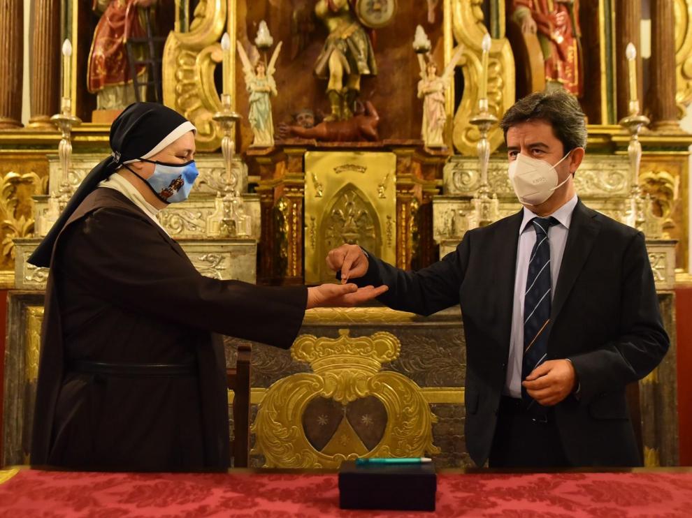Tradicional entrega del céntimo del Ayuntamiento de Huesca a las Miguelas