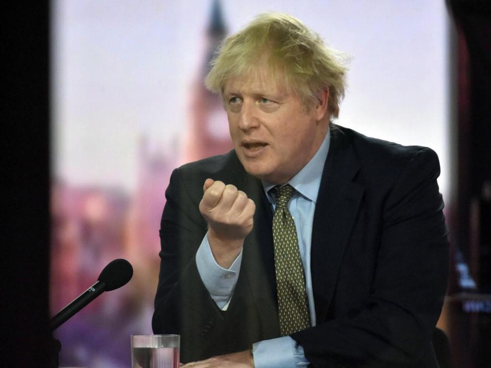 Boris Johnson avisa de un "endurecimiento" de las restricciones