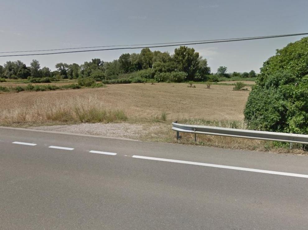 El ataque de los perros fue en una pista paralela a la carretera a Sariñena. En la imagen de Google Maps, proximidades de la zona.