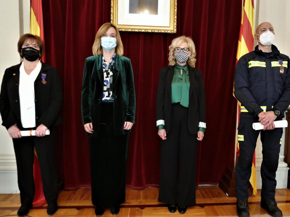 Pilar Guerrero y Joaquín Abiol, junto a Pilar Alegría y Silvia Salazar