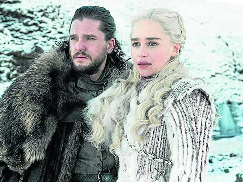 Kit Harington y Emilia Clarke protagonizaron la serie.
