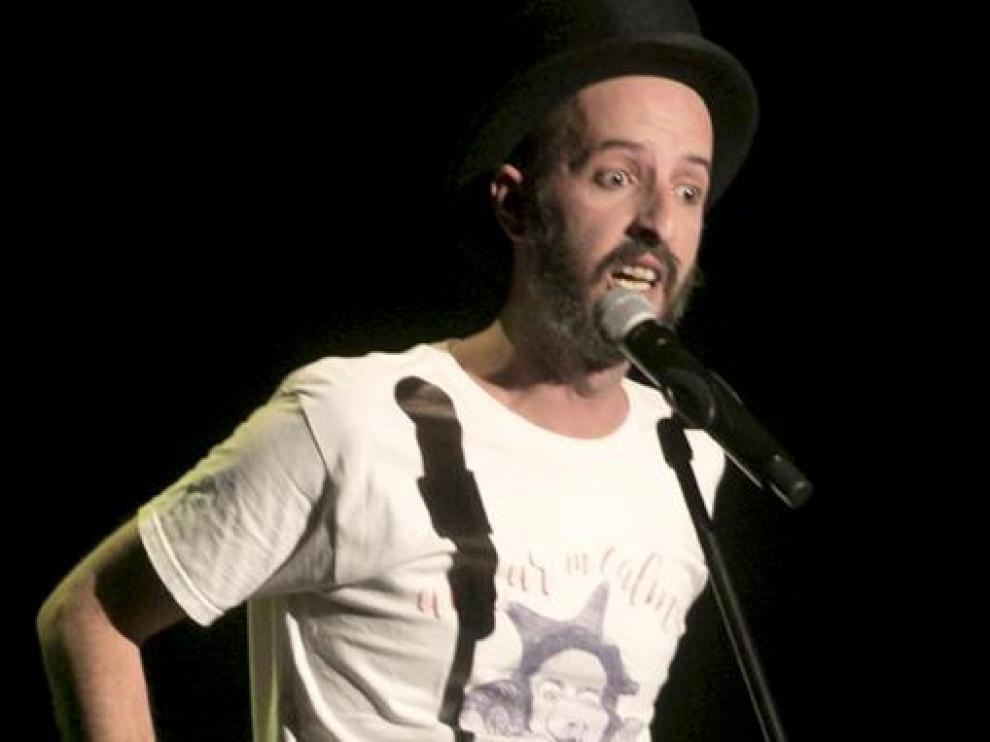 El humorista zaragozano Diego Peña visitará Binéfar el 23 de abril.