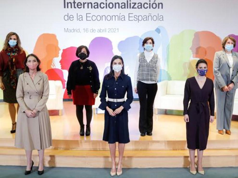 Reyes Maroto, la reina Letizia e Irene Montero, en el acto celebrado ayer en el Ministerio de Industria.