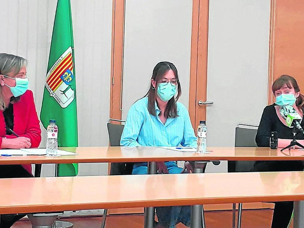 Carmen Costa, Miriam Vera y Lorena Cosba, en la presentación.