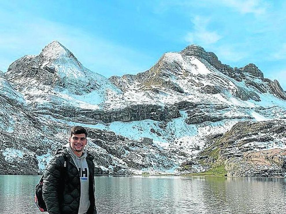 Miguel Malo, en el Ibón de Estanés recientemente.