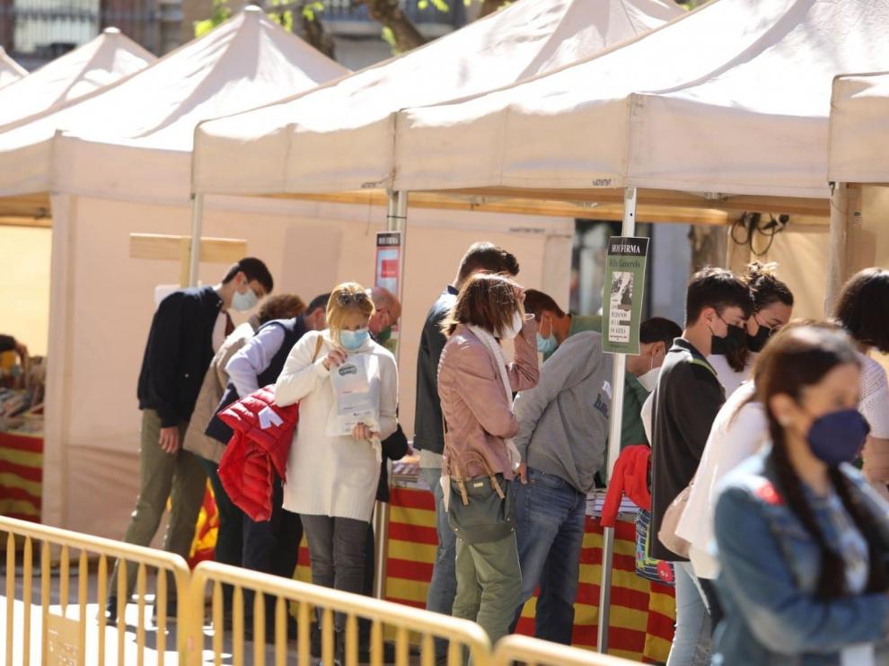 Día de San Jorge en Huesca, en la feria del libro y en la ermita