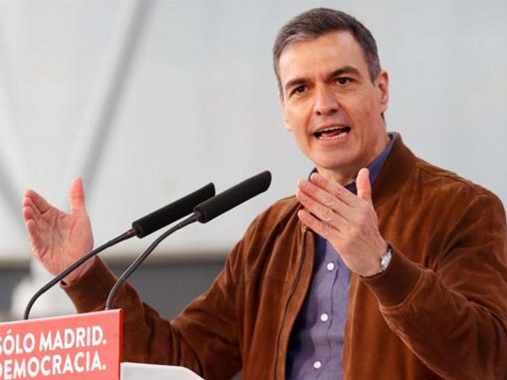 Pedro Sánchez en un acto de campaña para apoyar al candidato socialista Ángel Gabilondo