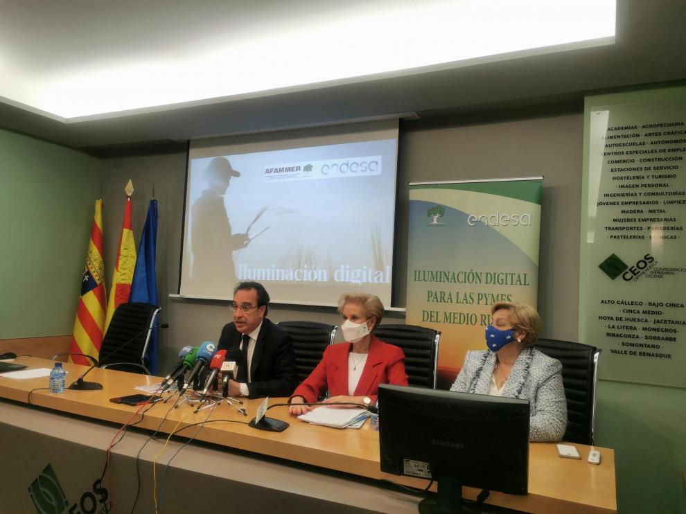 Ignacio Montaner, Carmen Quitanilla y Pilar Goded, durante la rueda de prensa este lunes.
