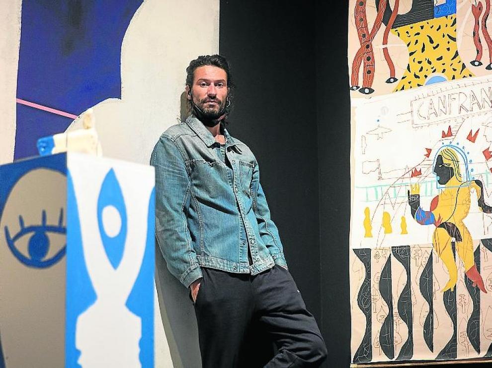Alva Moca expone en el Centro Cultural Manuel Benito "Héros". Creatividad contra la realidad.