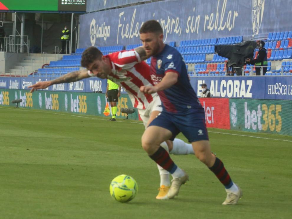 El Huesca se enfrenta al Athletic.