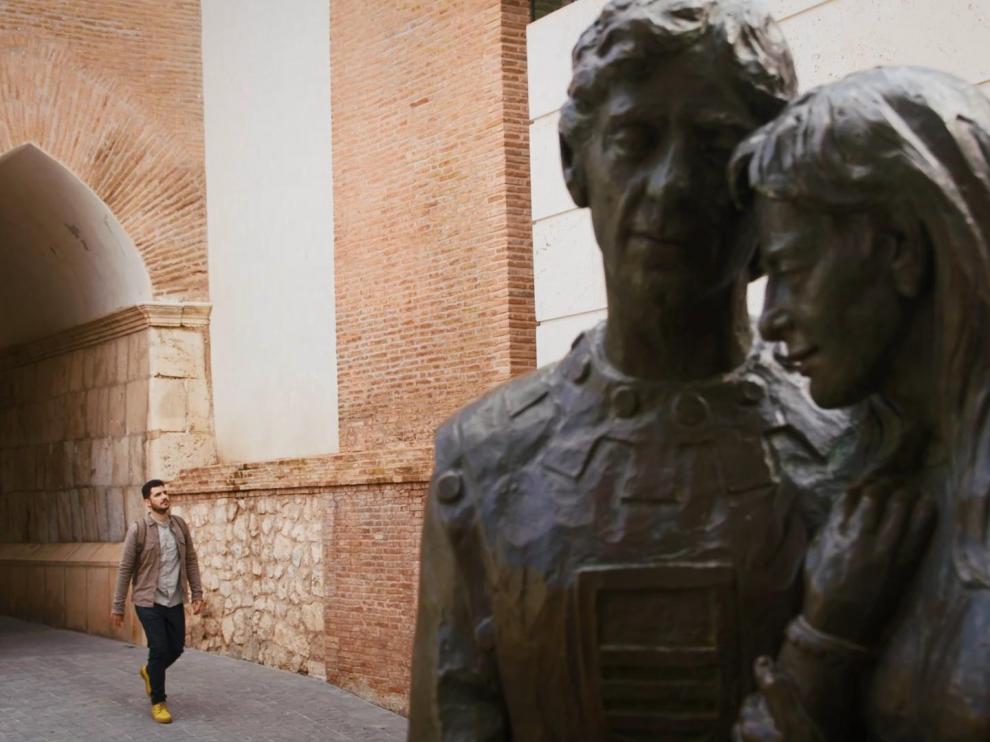 Los Amantes forman parte de este recorrido.