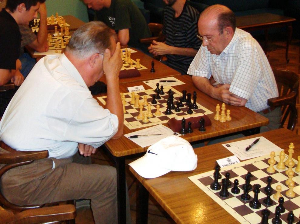 Yañez, a la derecha, jugando un match Huesca-Tarbes