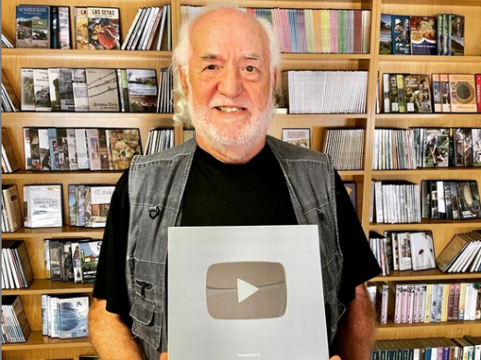Eugenio Monesma posa con su premio
