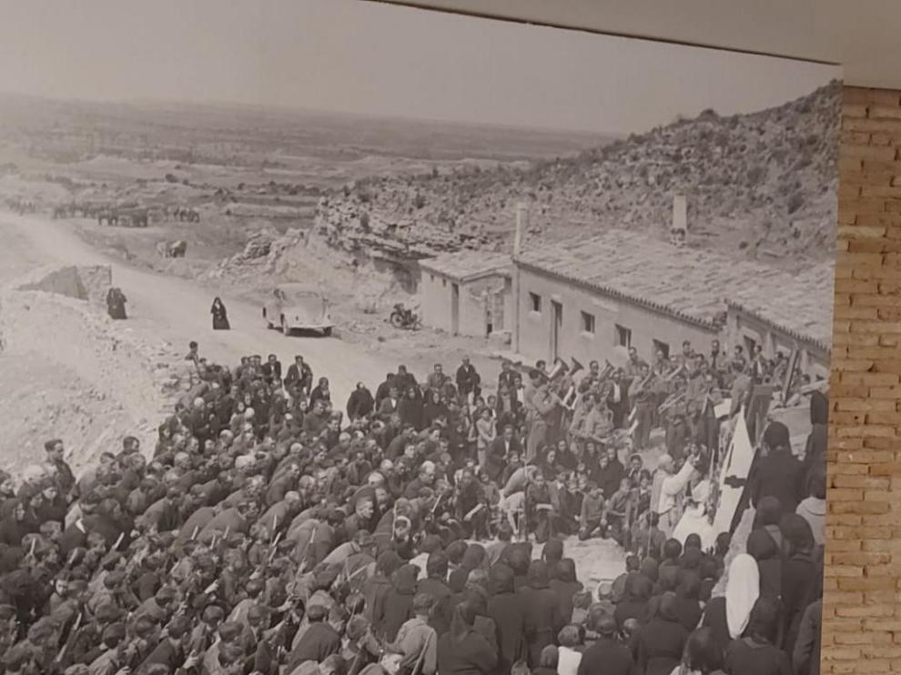 Fotografía de Ángel Cortés en Alcubierre, en abril de 1939.