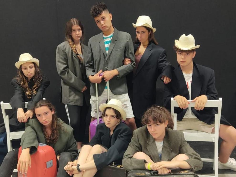 Los locos susurran alto actúan mañana en el Centro Cultural Manuel Benito Moliner.