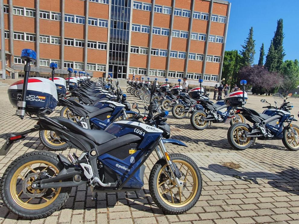 Imagen de las nuevas motocicletas eléctricas adquiridas por el cuerpo de seguridad.