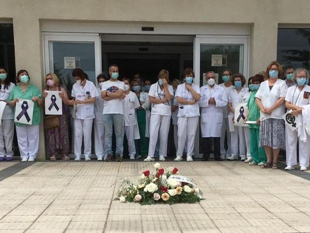 Acto en recuerdo de Hassna este jueves por sus compañeros del Hospital de Barbastro.