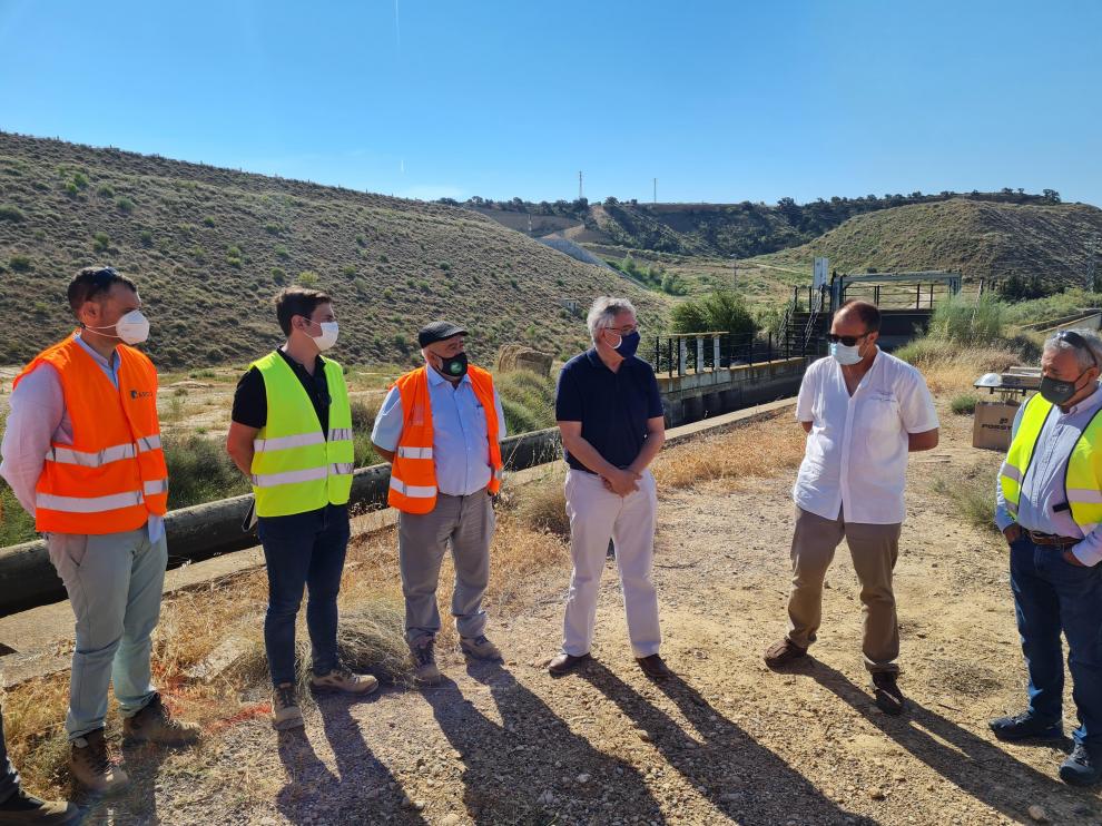 Visita del consejero Olona, ayer, a las obras de transformación de secanos en regadío.