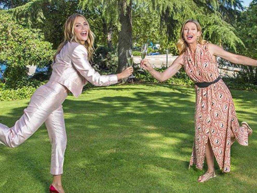 Rosanna Zanetti y Anne Igartiburu brindan por los 24 años de Corazón.
