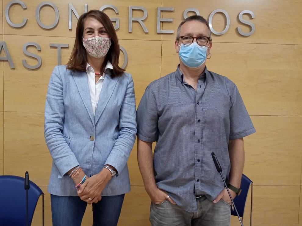 Blanca Galindo y Javier Guirao en la presentación del ciclo 'Veranearte' de Barbastro.