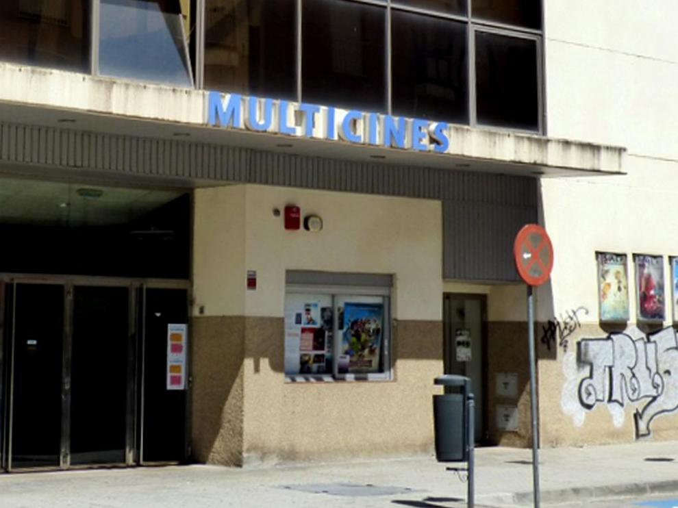 Fachada de los Multicines Cinemundo