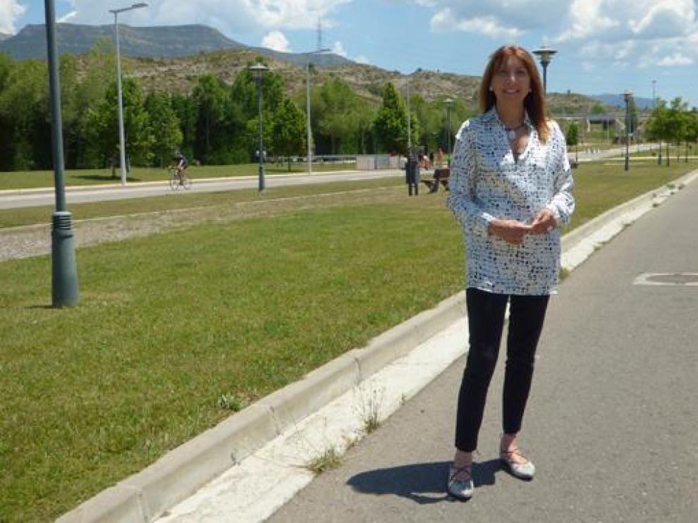 Berta Fernández en el boulevard de Puente Sardas en el que se colocará la escultura.