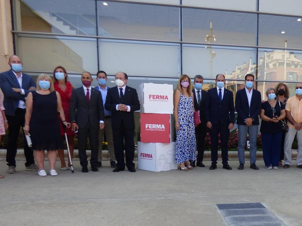 Autoridades durante la inauguración ayer de la 60 edición de la Feria Regional de Barbastro.