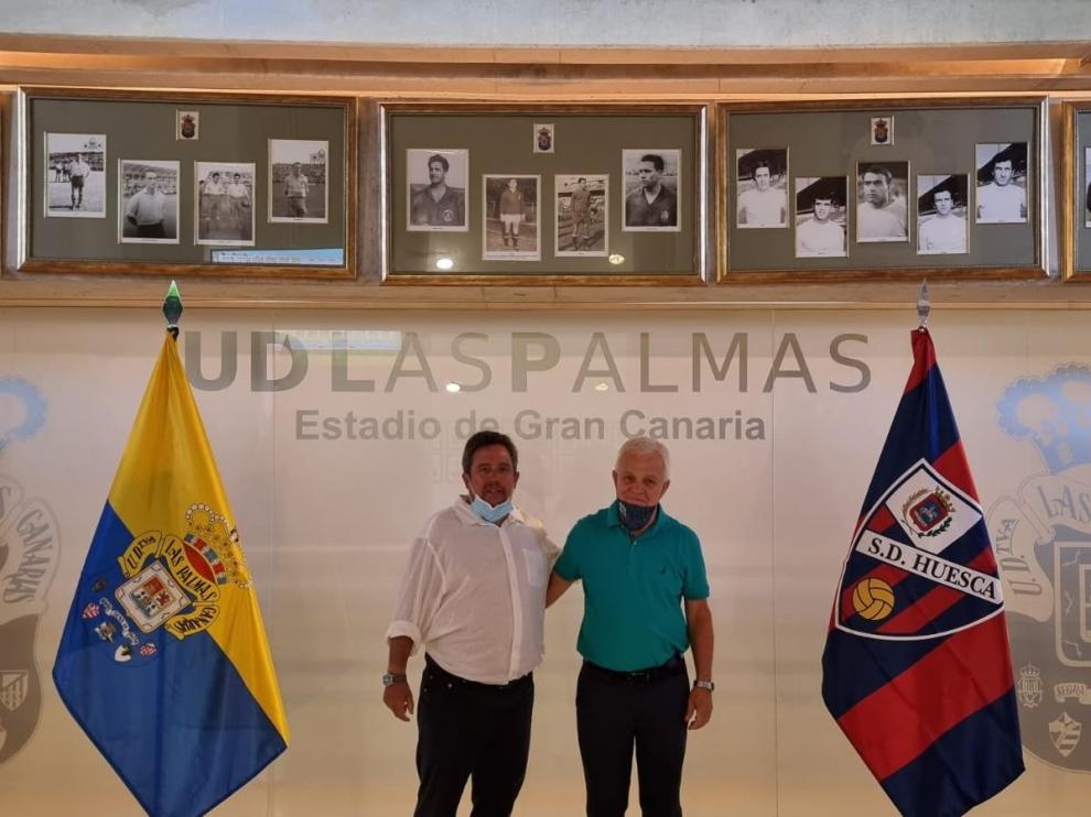 Manuel Ollé estuvo acompañado por un consejero del Cabildo de Gran Canaria en la sala social del club insular.