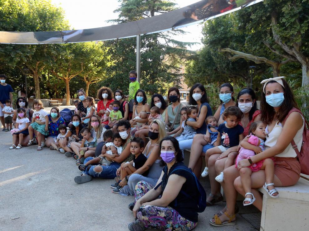 Parte de las madres que pertenecen a la Asociación y acudieron al acto