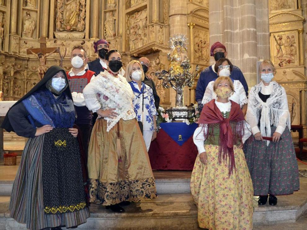 Asociación Reina Petronila y Folclorica Somontano.