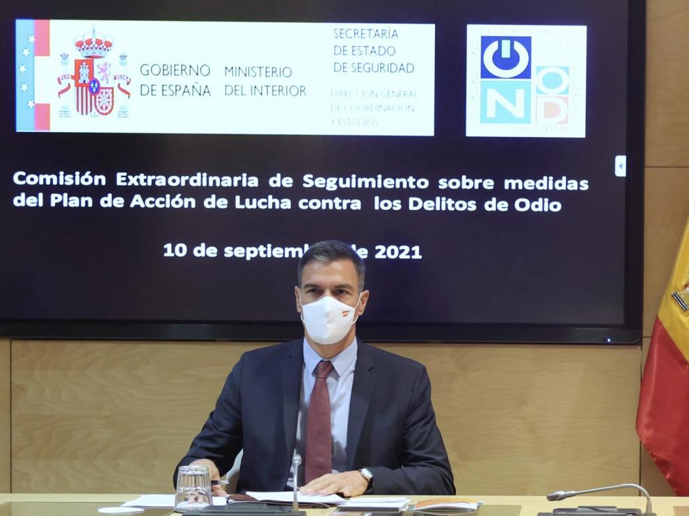 Pedro Sánchez durante la Comisión de seguimiento del Plan de Acción contra los Delitos de Odio
