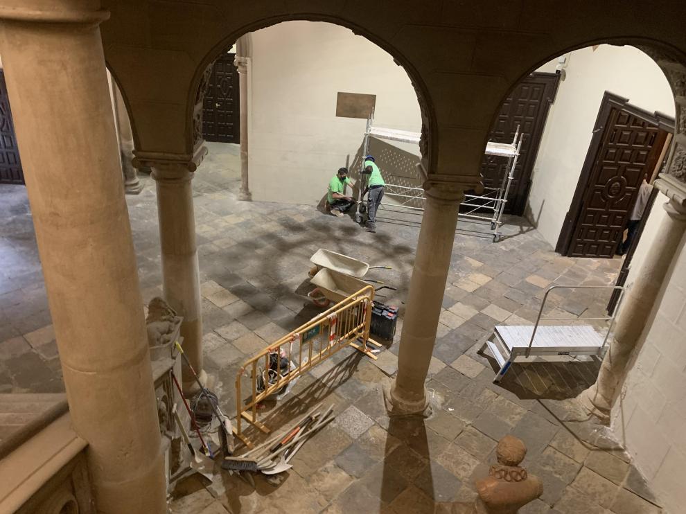 Obras en el Ayuntamiento de Huesca.