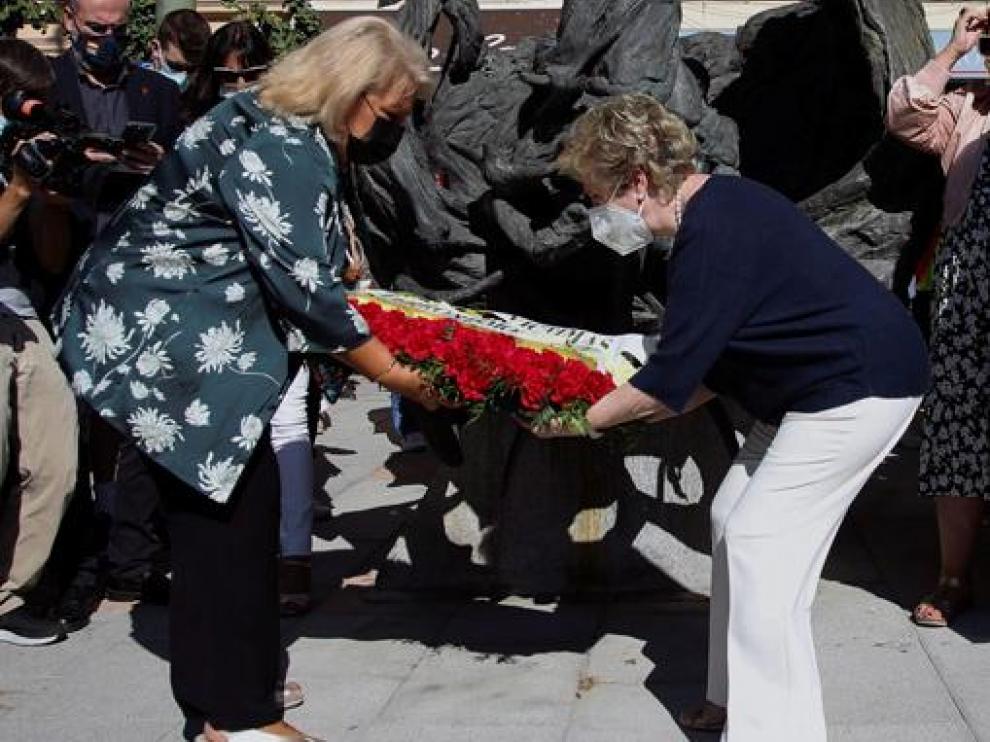 Ofrenda floral de la Asociación de Víctimas del Terrorismo este sábado en Madrid