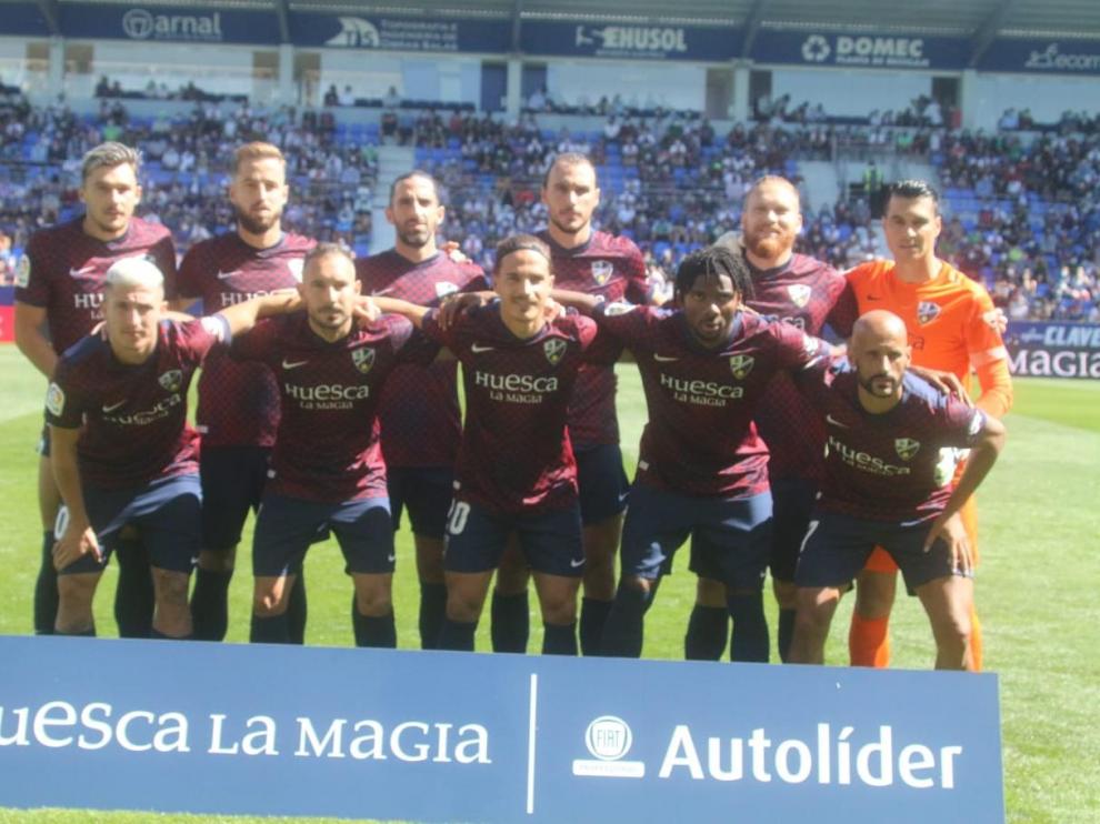 Once inicial del Huesca ante el Fuenlabrada.