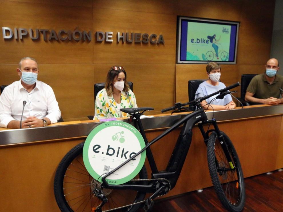 José Javier Ferrer, María Carrer, Olga Brosed y José Jaime Castellón en la presentación.