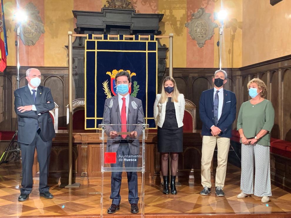 Luis Felipe, alcalde de Huesca, durante la presentación del proyecto de digitalización empresarial.