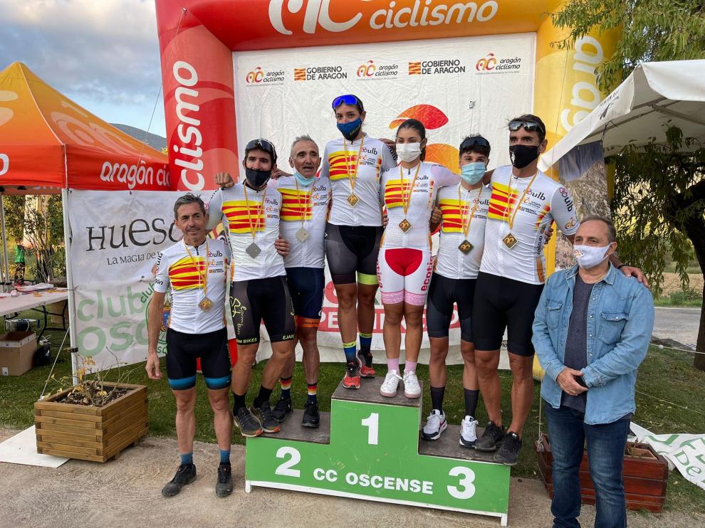 Foto de familia de todos los nuevos campeones de Aragón en Panzano