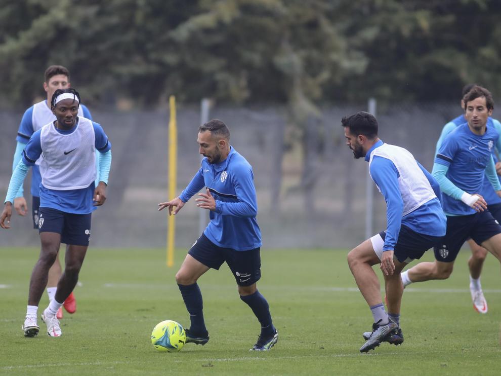 Nadie quiere perderse el derbi aragonés, en el cual Ferreiro puede cumplir su partido 200 con el Huesca.