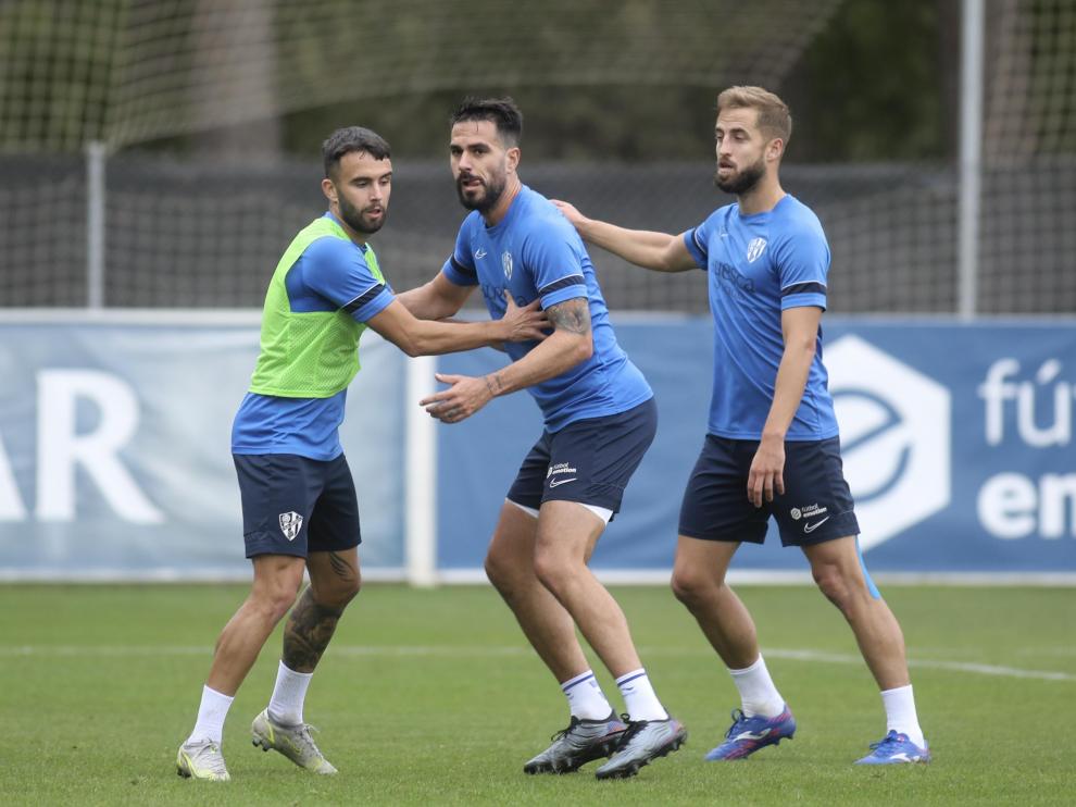 Insua y Pulido completaron el partidillo con el filial de este miércoles en el IES Pirámide.