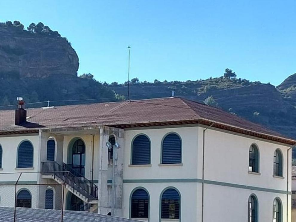 Techumbre que deberá ser reparada del colegio Joaquín Costa de Graus.
