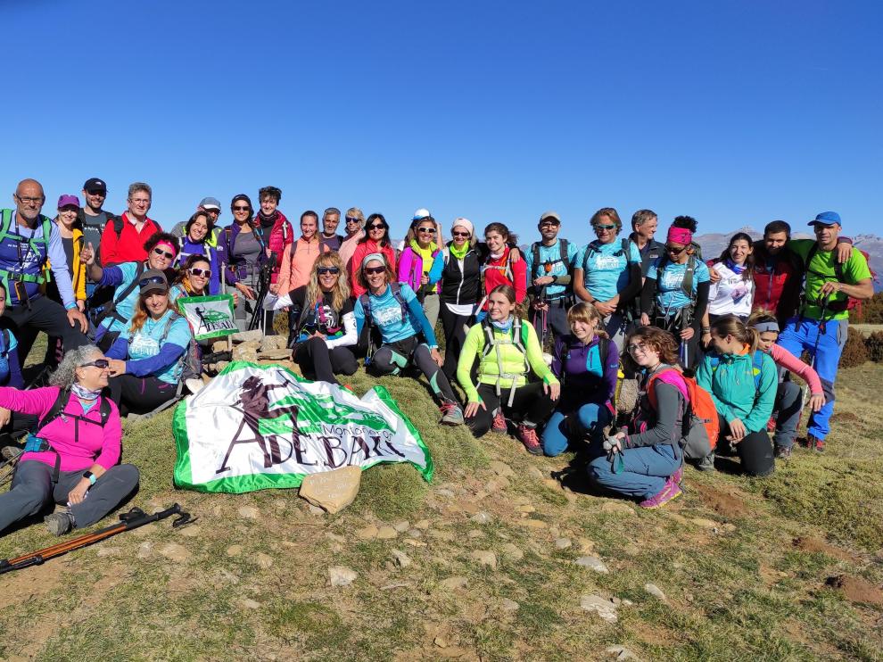 El sábado hubo una salida a la peña Oroel para hacer senderismo y carrera por montaña.