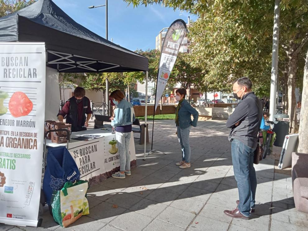 Uno de los puestos instalados en Huesca