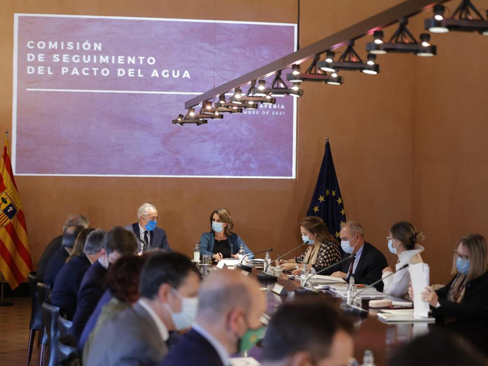 Comisión de Seguimiento del Pacto del Agua presidida por la ministra Teresa Ribera.