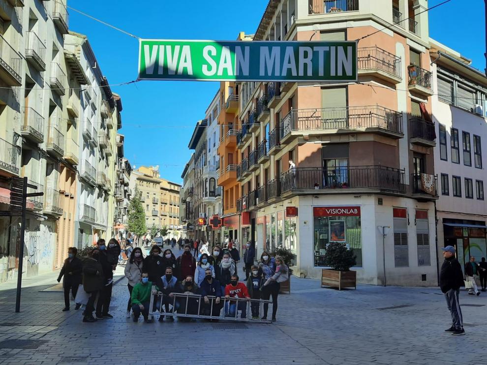 Desde el mediodía de este sábado el Coso luce el cartel de "Viva San Martín"