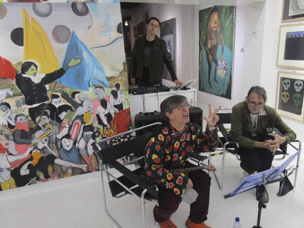 Etterem (David Giménez “Líquen”, Nicolás Sánchez y Carlos Hollers) ofreció una performance.