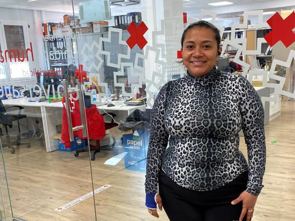 Angélica Méndez ha encontrado trabajo a través de Cruz Roja. FOTO