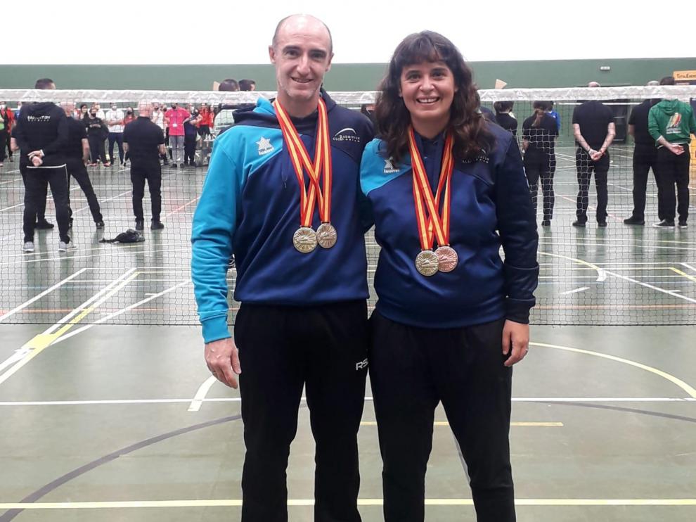 Eduardo Marco y Belén Foj, dos de los jugadores locales que participan en el Villa de Binéfar.