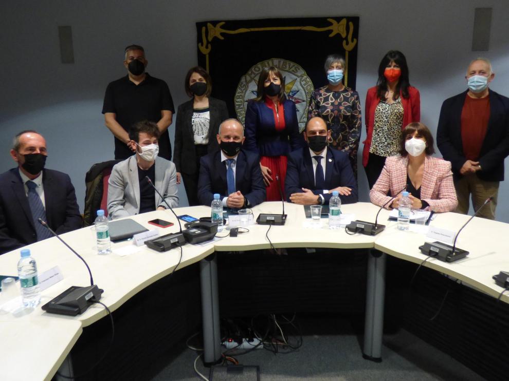La Junta Rectora del Consorcio de la Uned durante la inauguración del curso.