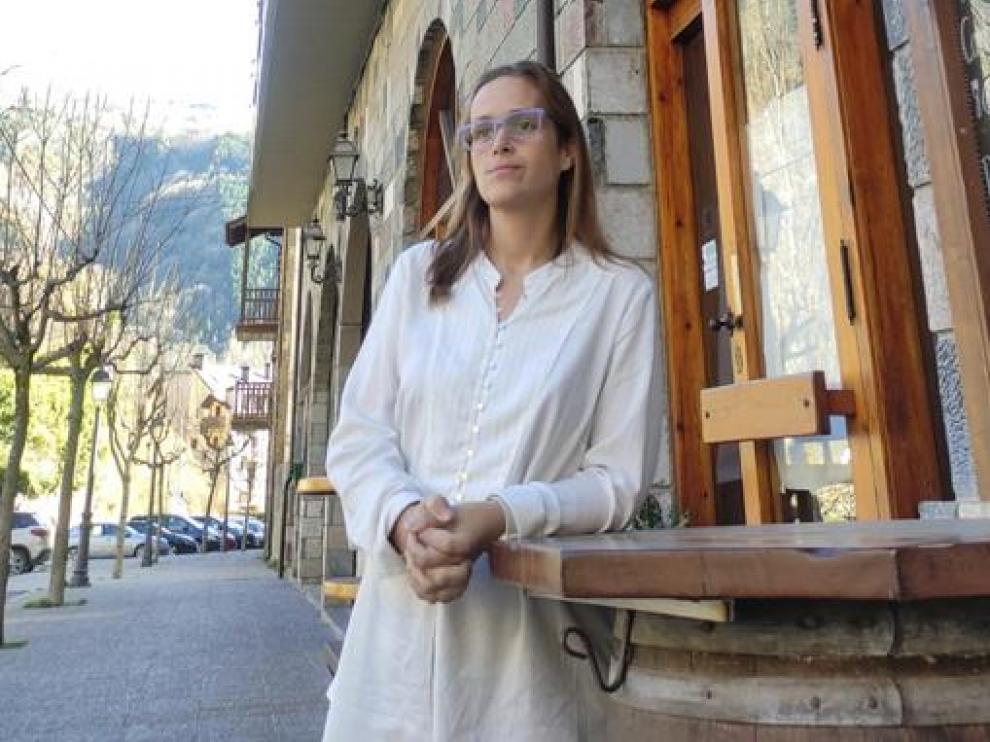María Gil, cuarta generación de la familia Valero Llanas, se pone al frente del Hotel El Pilar, tras una etapa con el Grupo Costa