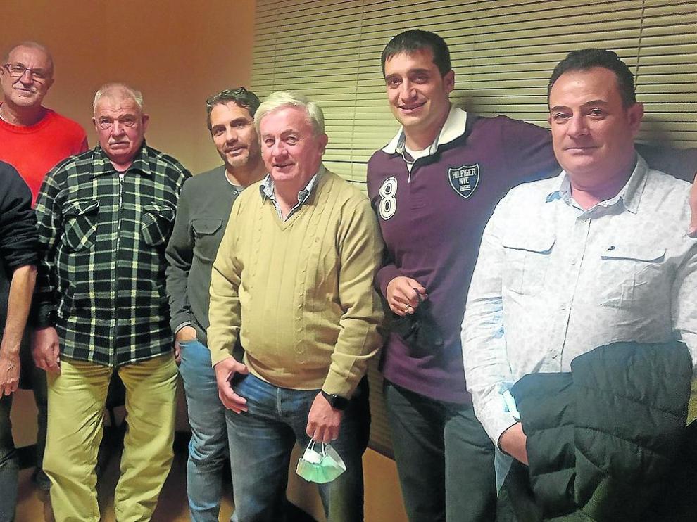 Participantes en la primera reunión de trabajo para promocionar los dances monegrinos.